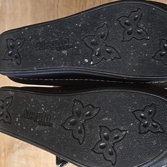 Alegria Karmen Black Snakeskin Slip On Sandals Size 38/ US8 - Picture 6 of 7